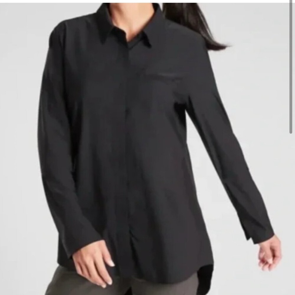Athleta Urbanite Black Long Sleeve Button-Up top size large